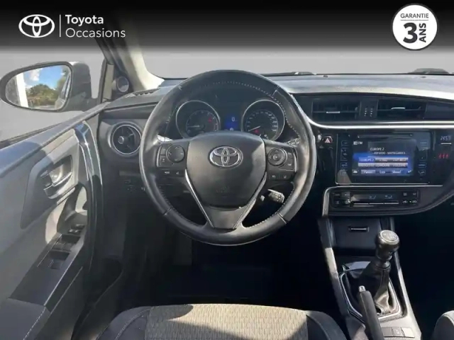 Toyota Auris 1.2 turbo 116ch collection — photo 9