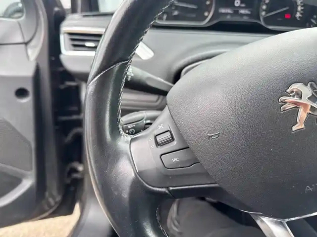 Peugeot 208 bluehdi 100ch bvm6 — photo 20