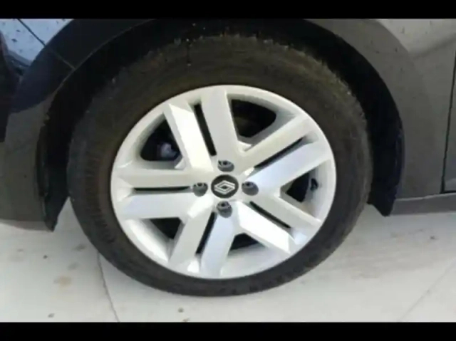 Renault Clio 1.5 blue dci 100ch evolution - 24 — photo 15