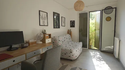 Photo 3