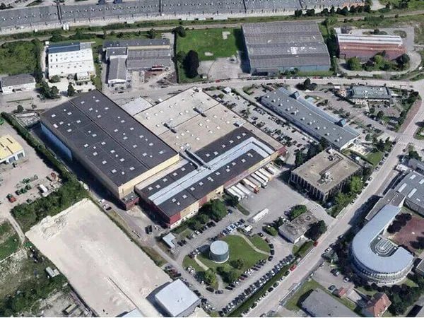 Entrepôt 32600 m²