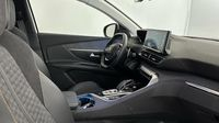 Peugeot 3008 HYBRID4 300ch Roadtrip e-EAT8 — photo 15