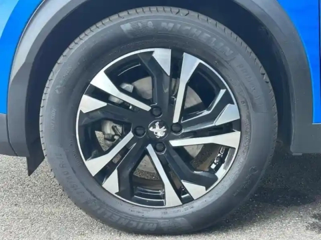 Peugeot 2008 e- 136ch allure — photo 20