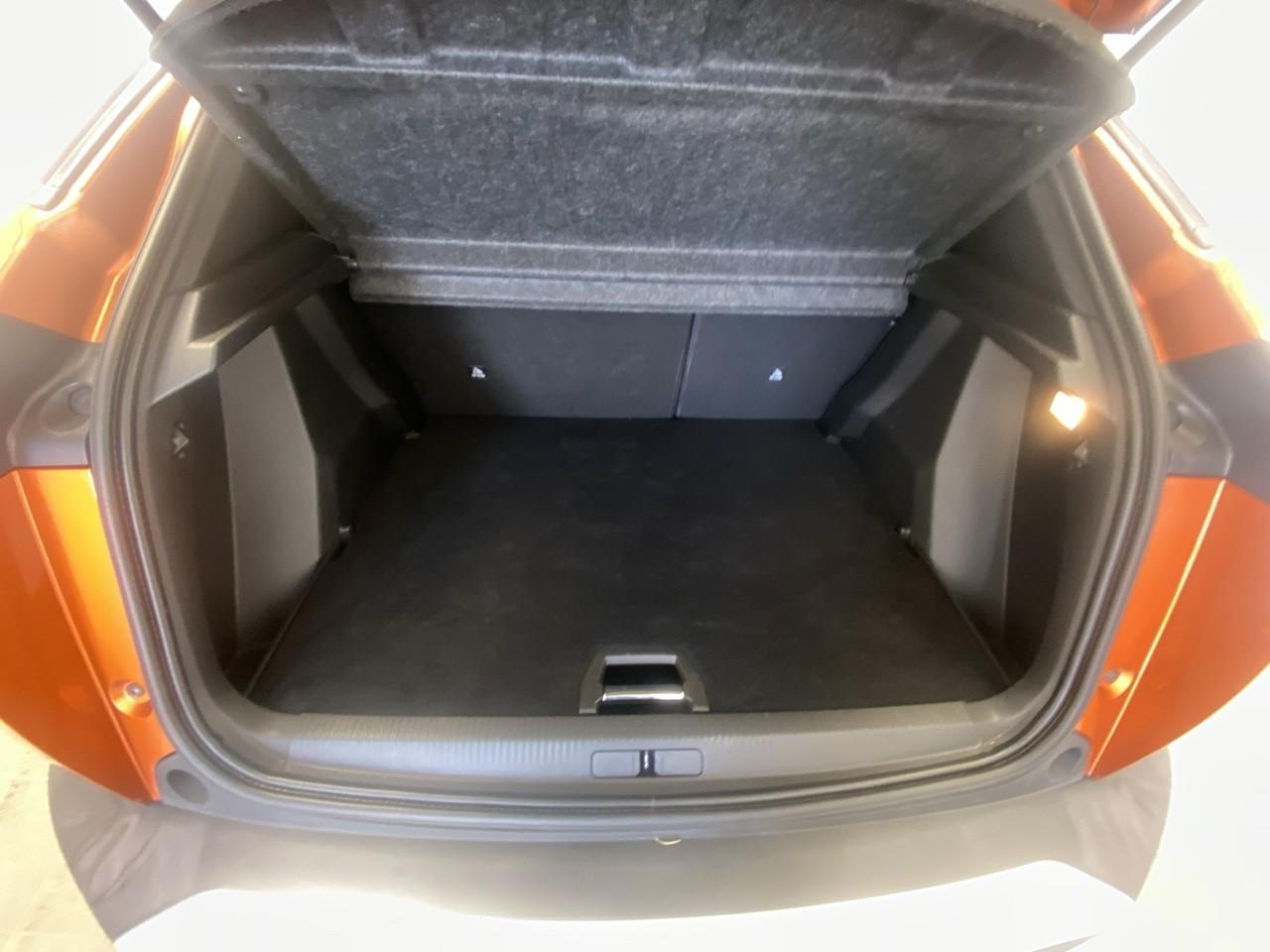 Peugeot 2008 puretech 130 s&s bvm6 gt line — photo 6