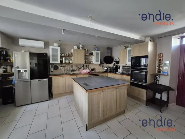 Maison 9 pièces 200 m²