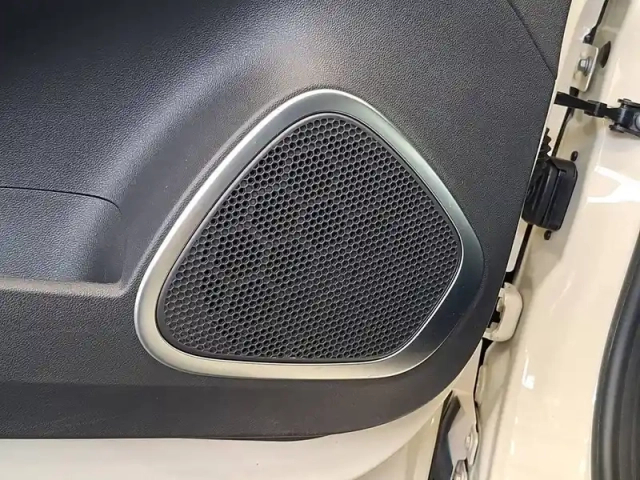 Renault Captur dci 90 edc — photo 37