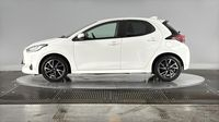 Toyota Yaris 116h Design 5p MY22 — photo 7