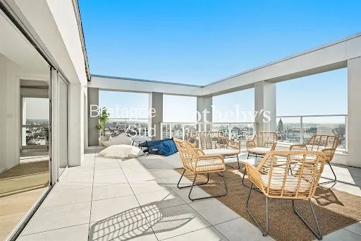 Appartement 6 pièces 225 m²