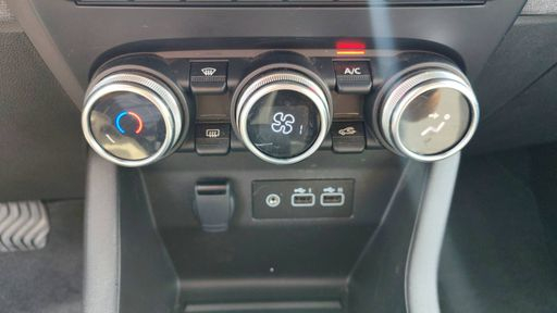 Renault Clio 1.6 E-Tech 140 Hybride BVA6 - Evolution – 2024 – 27580 km – Hybride essence – Boîte Automatique — photo 5
