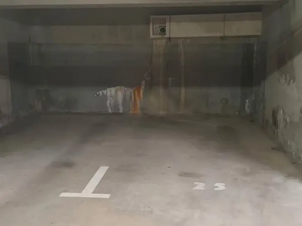 Place de parking fermé