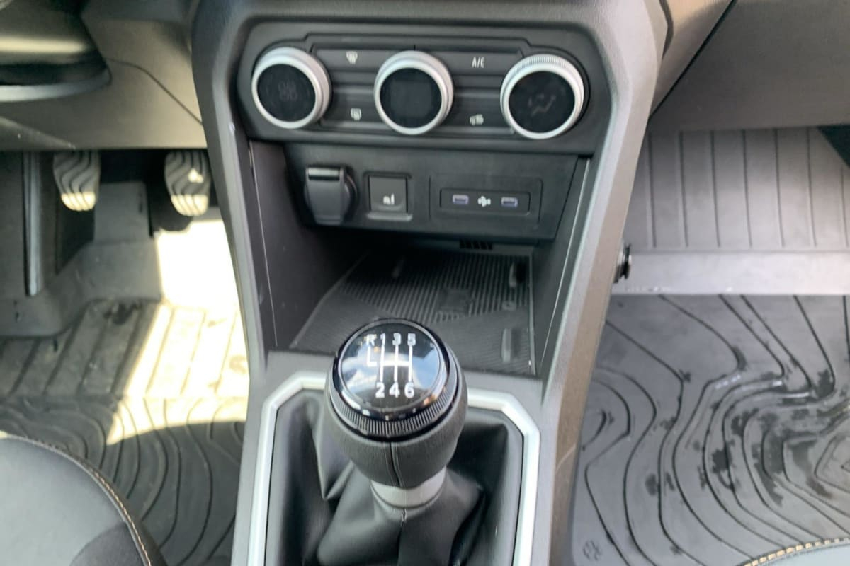 Dacia Sandero — photo 16