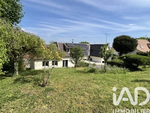 Maison 8 pièces 213 m²