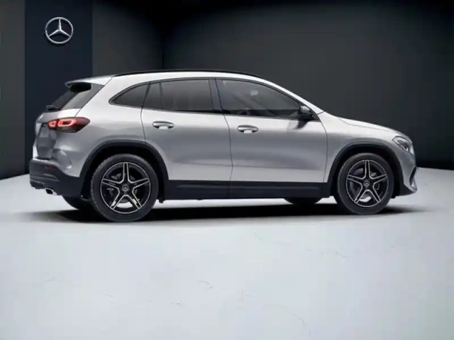 Mercedes Gla 200 d amg line — photo 20