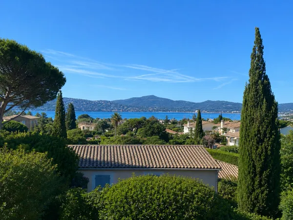 Villa familiale dans domain prestigieux avec vue mer