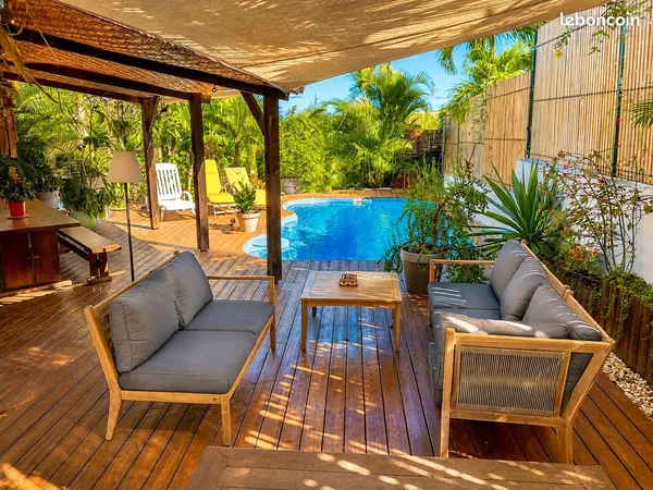 SAINT-PIERRE - TERRE SAINTE - Maison 194 m² - 6 chambres - Piscine