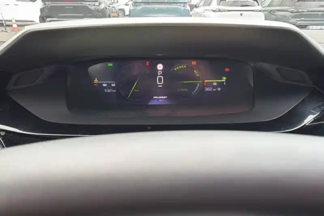 Peugeot 408 hybrid 136 e-dcs6 — photo 16