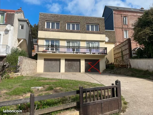 Garage fermé 150 / mois - Étretat Centre (Rue Colonne Raynal)