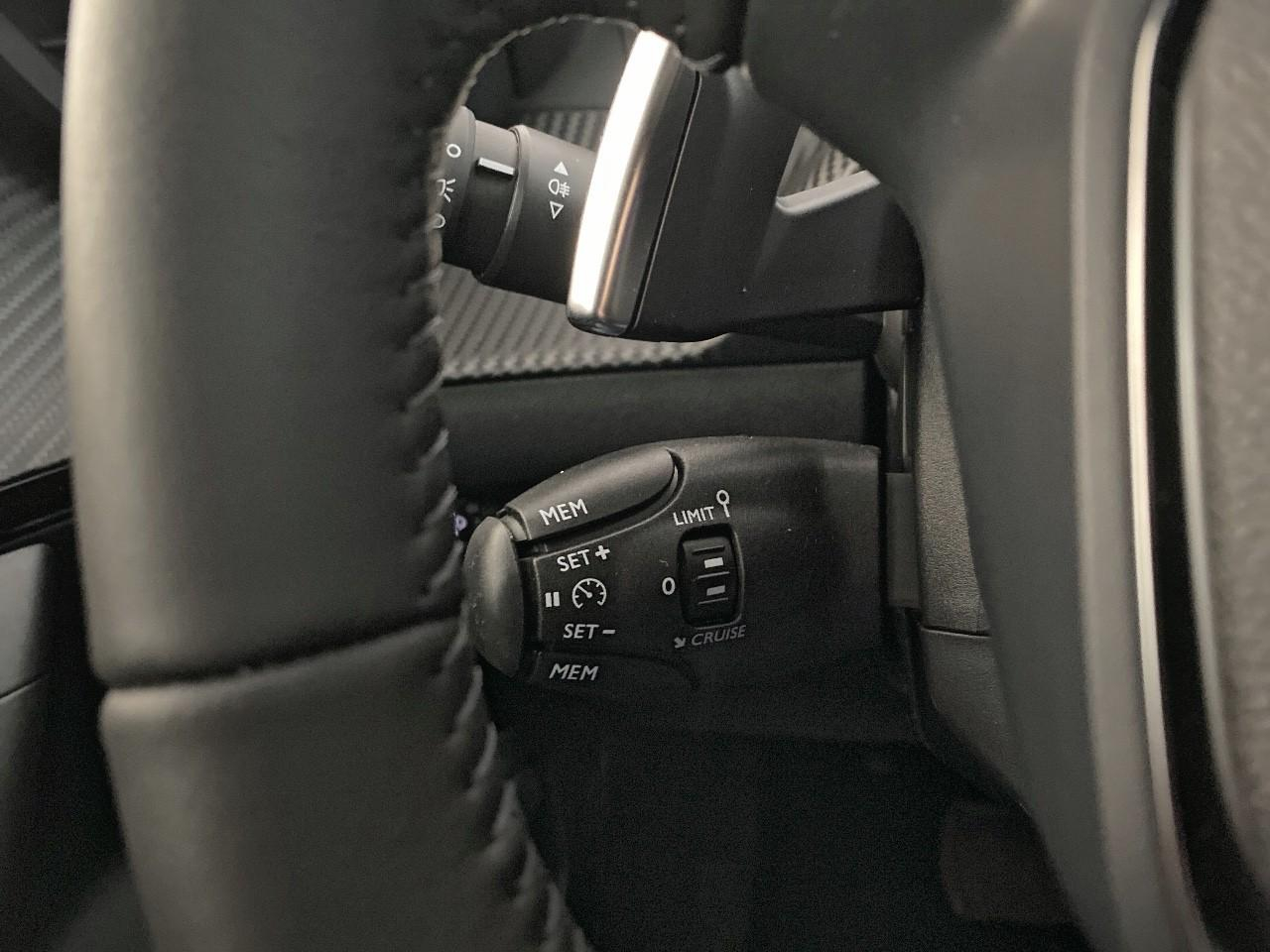Peugeot 2008 hybrid 145 ch e-dcs6 allure — photo 20