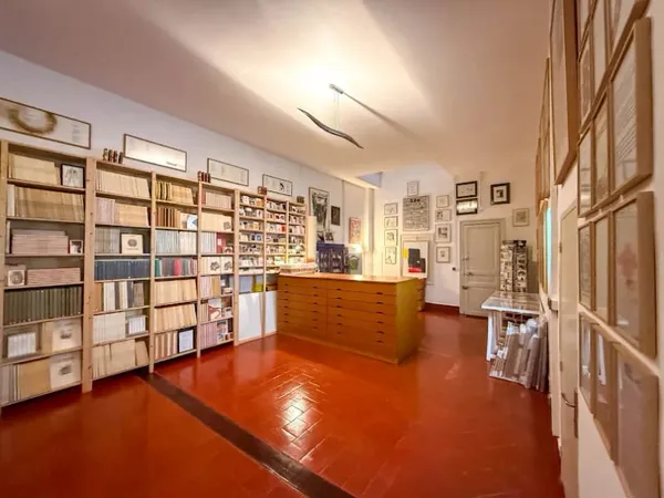Local 1 pièce 62 m²
