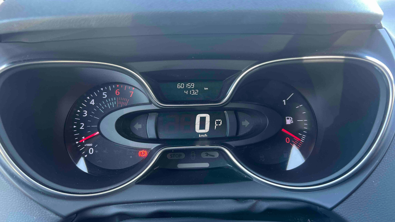 Renault Captur TCe 150 FAP EDC — photo 17