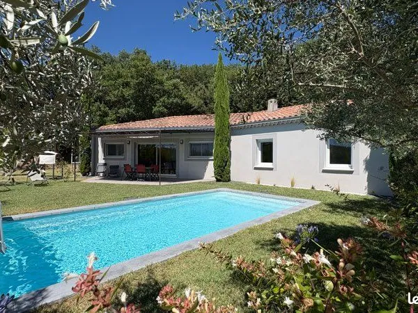 VILLA Hors lotissement / 5ch avec Piscine / 1329m2 de terrain
