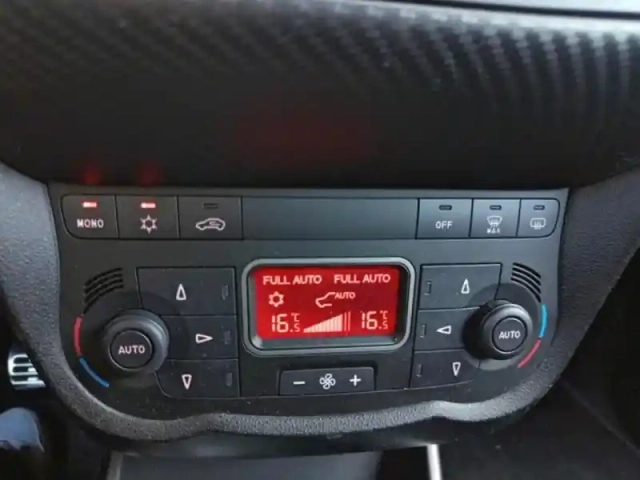Alfa Romeo Mito 0.9 twin air 105ch imola stop&amp;start — photo 15