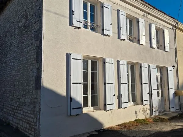 A louer maison a la vergne