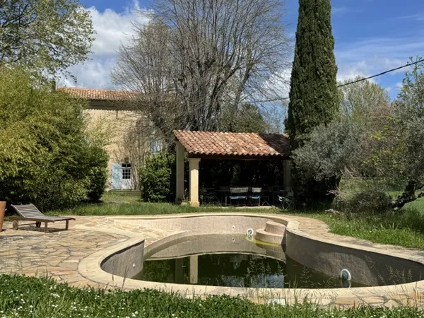 Vends maison de maître - 321 m² - 11 pièces, 9 chambres - La Tour-d'Aigues 84240