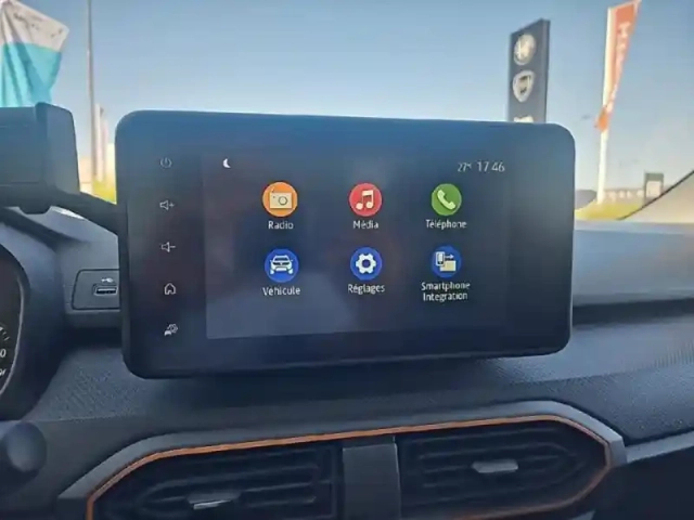Dacia Sandero 1.0 tce 90ch stepway essential + pack techno — photo 14