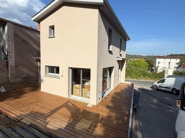 Maison neuve jardin terrasse