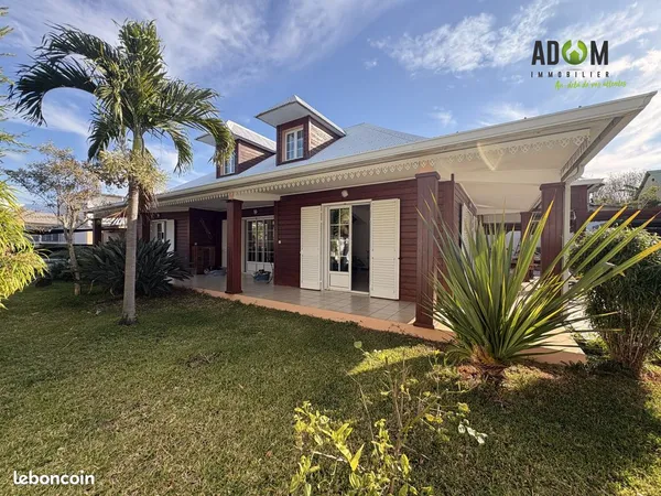 Villa 7 pièces 210 m²