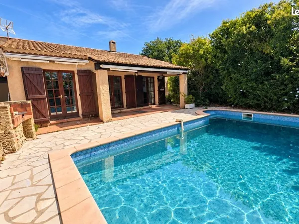 Six-fours-les-plages - le brusc - villa t3 de plain-pied avec piscine et garage
