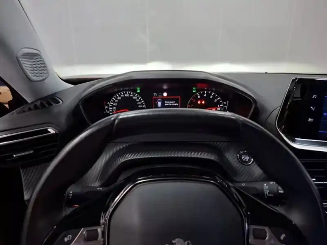 Peugeot 2008 puretech 100 s&amp;s bvm6 — photo 23