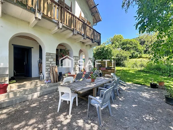 Grande propriété dans un hameau paisible