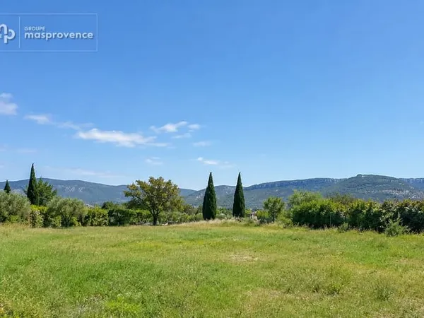 Terrain à bâtir de 451 m² à LES MEES (04)