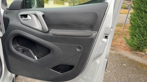 Peugeot Partner Tepee 1.6 BlueHDi 100 - Outdoor – 2018 – 83141 km – Diesel – Boîte Manuelle — photo 26