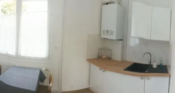 Maison T3 hyper centre, jardin + stationnement privé