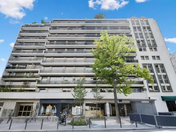Bureaux en RDC rue du Départ