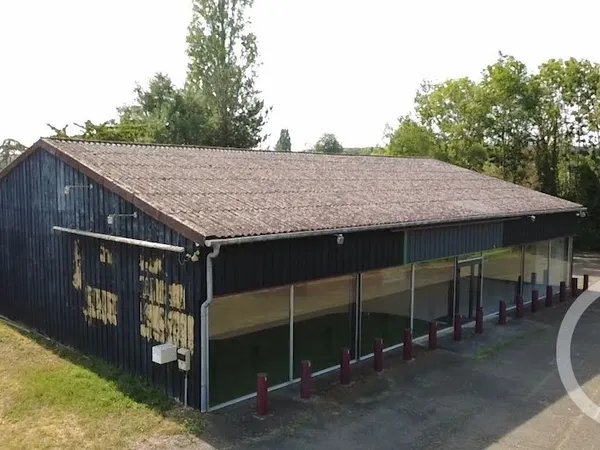 Local 285 m²