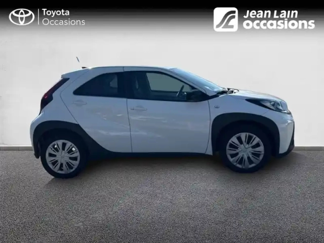 Toyota Aygo X 1.0 vvt-i 72 — photo 4