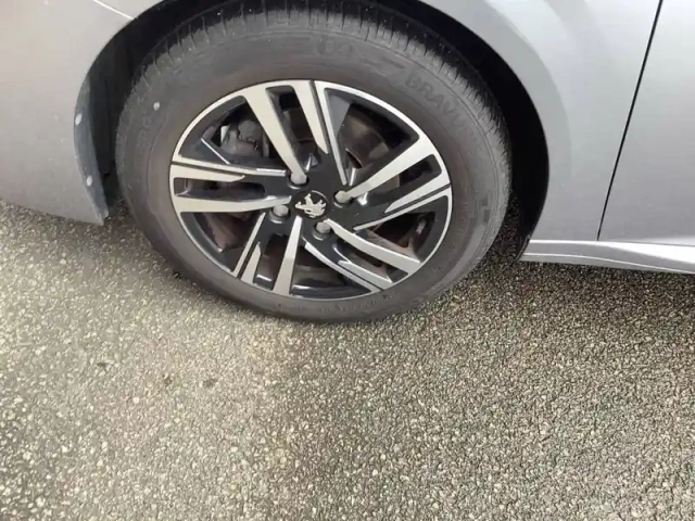 Peugeot 208 puretech 100 s&amp;s bvm6 — photo 13