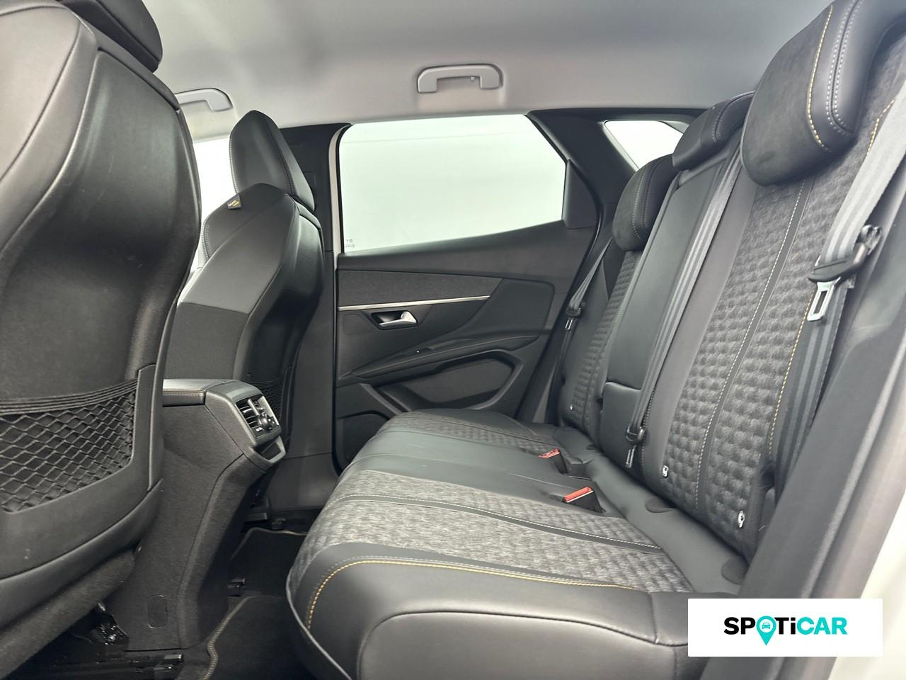 Peugeot 3008 1.2 puretech 130ch s&s roadtrip eat8 — photo 10