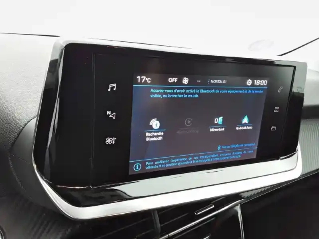 Peugeot 208 puretech 100 s&amp;s bvm6 — photo 18