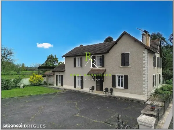 Vente | Corps de ferme | 9p | 6ch | 210.95 m² | Thèze | Terrasse