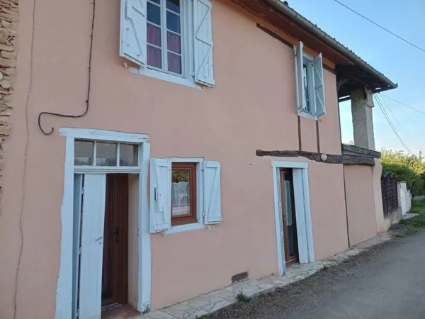 FERME RESTAUREE AVEC VERGER VUE PYRENNEES