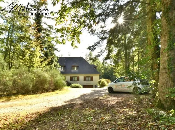Proche Conches-en-Ouche - Maison traditionnelle avec 6 chambres, dont 2 suites au rez-de-chaussée, s