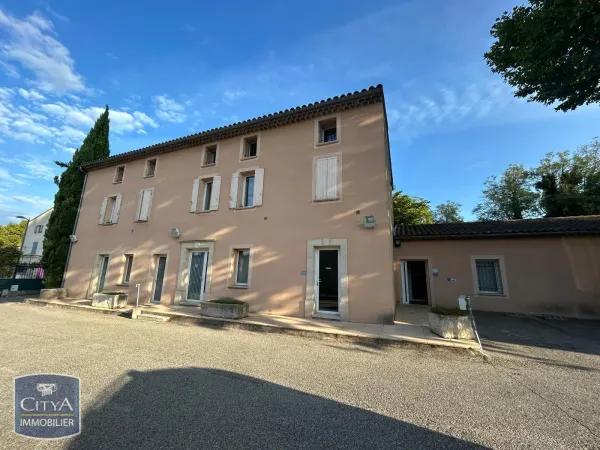 Local professionnel 79 m²