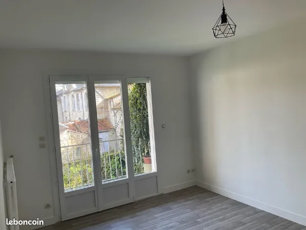 A louer appartement T2 au coeur de Loudun