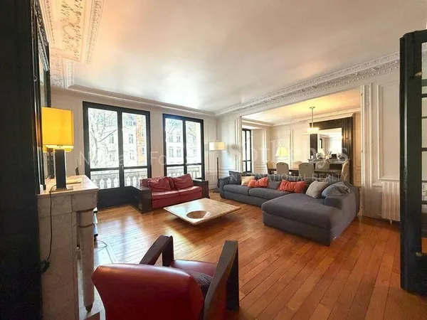 Appartement 6 pièces 204 m²