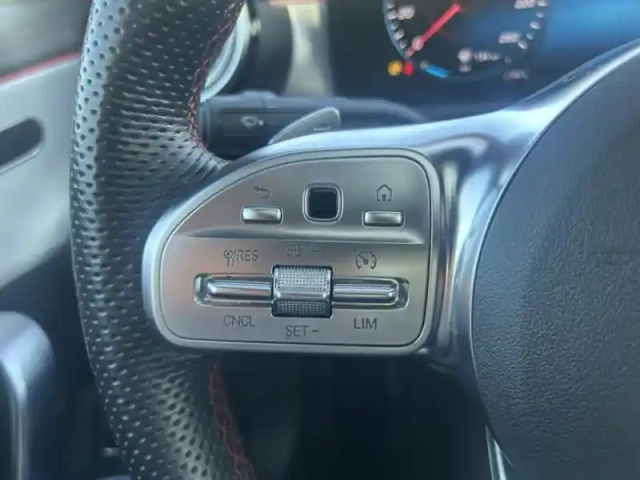 Mercedes Cla 200 d coupé amg line — photo 12